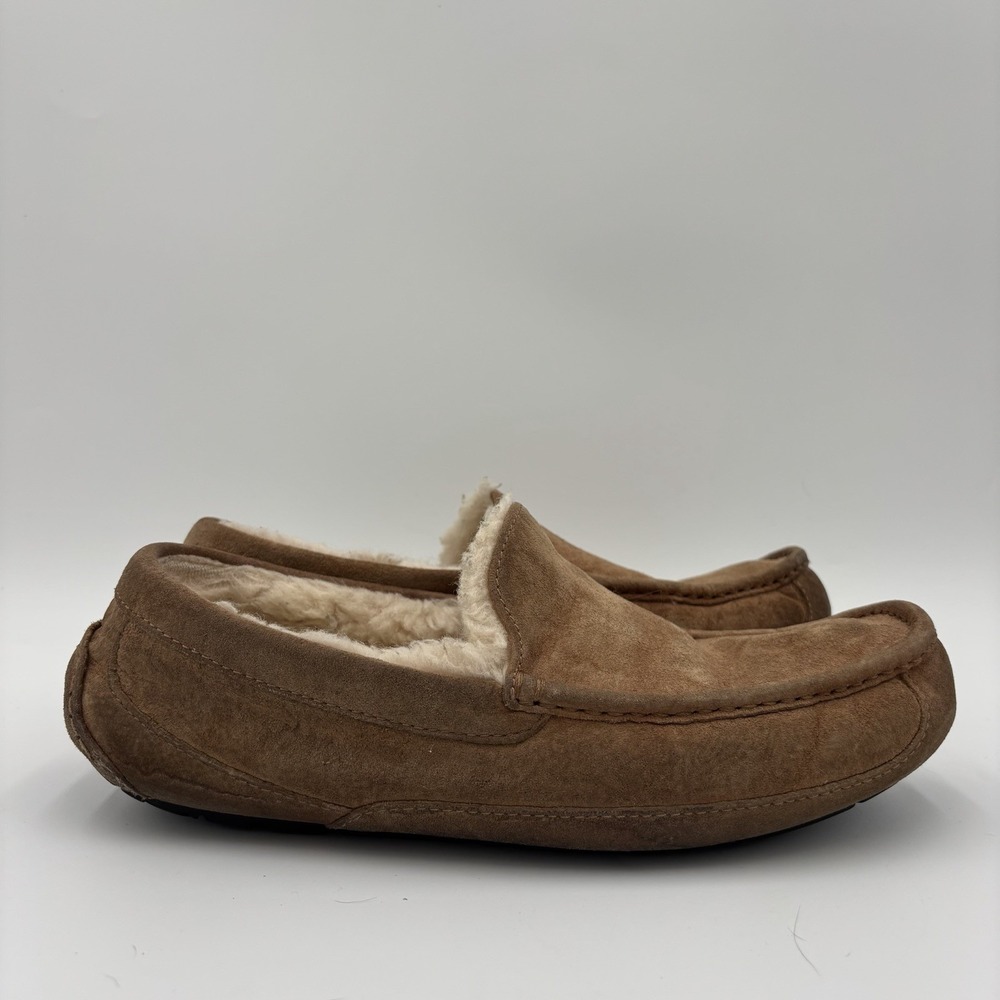 UGG Ascot Mens Size 11 Moccasin Slippers Brown Suede Fur Lined Slip On Loafers